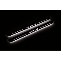 Накладки на пороги з підсвіткою Chrysler 300C I 2005-2010 з логотипом "300C" (front doors) - (тип Static)