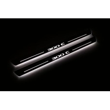 Накладки на пороги з підсвіткою Chrysler 300C I 2005-2010 з логотипом "300C" (front doors) - (тип Static)